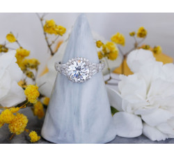 Srebrny pierścionek z wieloma kamieniami pr. 0.925