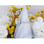 Srebrny pierścionek kwadratowy z cyrkoniami