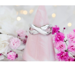 Srebrny pierścionek przeplatany bez kamieni