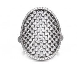 Duży srebrny pierścionek wysadzany cyrkoniami