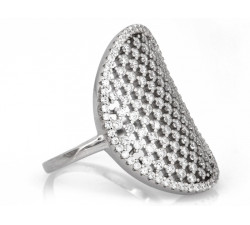 Duży srebrny pierścionek wysadzany cyrkoniami