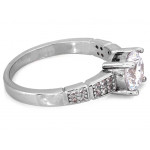 Pierścionek srebrny z oczkiem i cyrkoniami na szynie