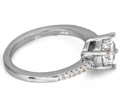 Srebrny pierścionek z cyrkoniami klasyczny zawsze na czasie