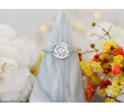 Pierścionek srebrny z cyrkoniami