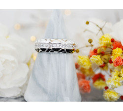 Srebrny pierścionek z emalią