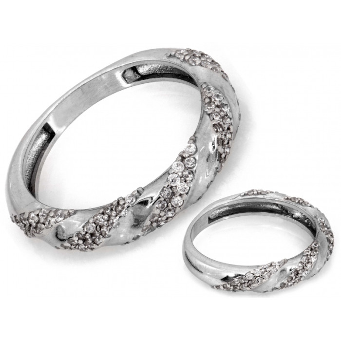 Pierścionek srebrny skręcona obrączka z cyrkoniami