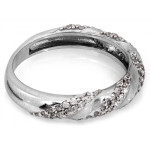 Pierścionek srebrny skręcona obrączka z cyrkoniami