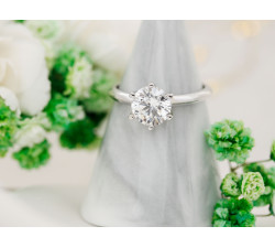 Pierścionek srebrny z dużą cyrkonią