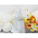 Srebrny pierścionek z cyrkoniami