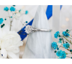 Srebrny pierścionek z cyrkonią