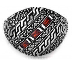 Srebrny pierścień z markazytami i cyrkoniami oksydowany