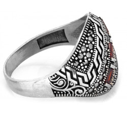 Srebrny pierścień z markazytami i cyrkoniami oksydowany