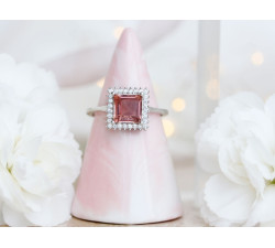 Pierścionek srebrny kwadratowa markiza z zultanitem