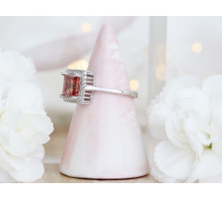 Pierścionek srebrny kwadratowa markiza z zultanitem