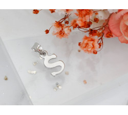 Zawieszka srebrna z literką "S"