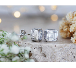 Kolczyki srebrne kwadratowe na sztyfcie z cyrkoniami