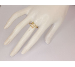 Złoty pierścionek z kuleczkami