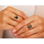 Szeroki złoty pierścionek z czarnymi cyrkoniami