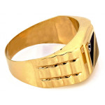 Złoty pierścionek z cyrkonią