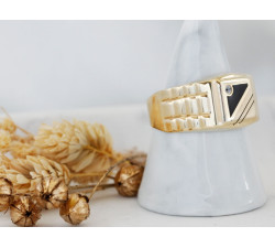 Złoty pierścionek z cyrkonią