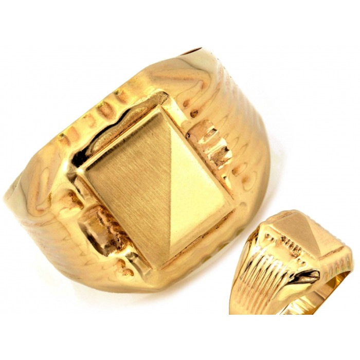 Złoty pierścionek o klasycznym designie