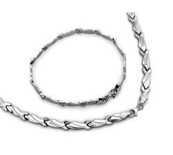 Biały złoty zestaw biżuterii z naszyjnikiem i bransoletką