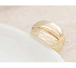 Duży złoty pierścionek  585 błyszczący na elegancko szeroki s