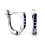 srebrne kolczyki na biglu francuskim