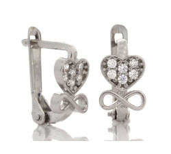 srebrne kolczyki na biglu francuskim