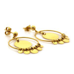 złote kolczyki na sztyft